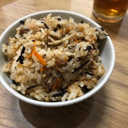 家にあった具材（ひじき、にんじん、ごぼう ）を足して作ってみました。簡単で美味しくて、これと具たっぷりお味噌汁だけで十分でした。